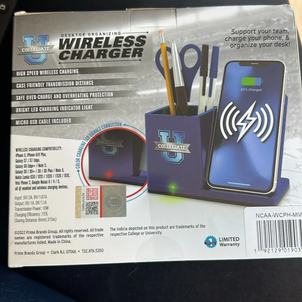 Wireless charger U of M - Picture 2 of 2